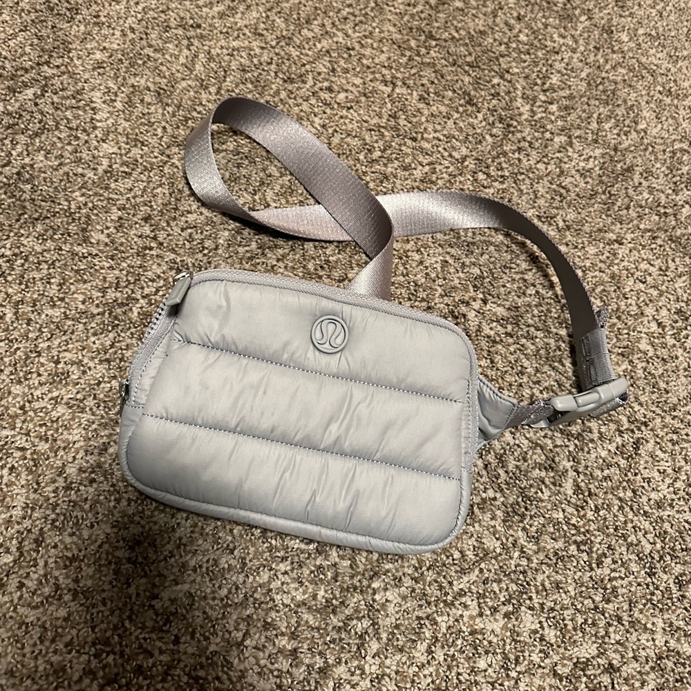 Lululemon Everywhere Wonderpuff Belt Bag